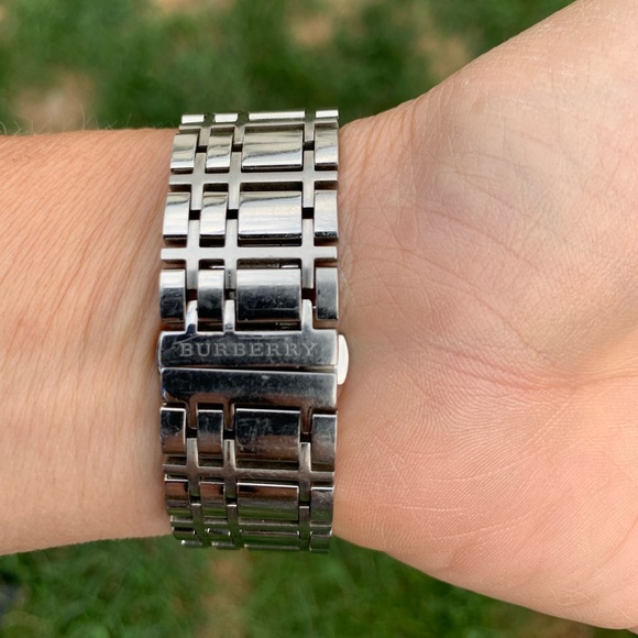 Burberry Watch 41mm Mens Unisex Black Dial Silver Band Swiss Made style BU1366 - Picture 7 of 9